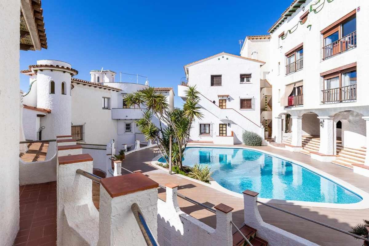 Ferienwohnung Alojate En Una Torre Sobre El Mar Sitges Exterior foto